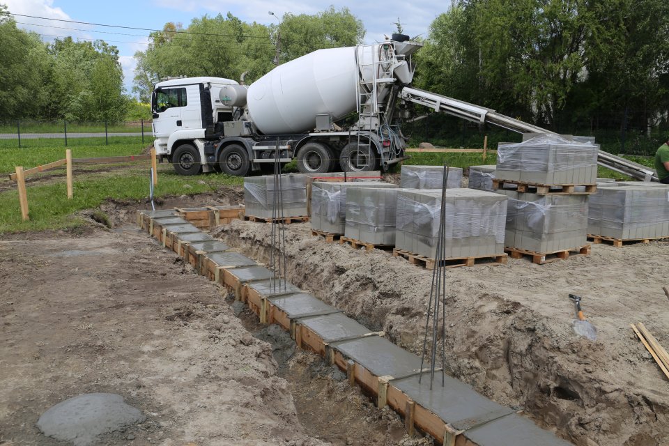 Zdjęcie Wylano fundamenty.